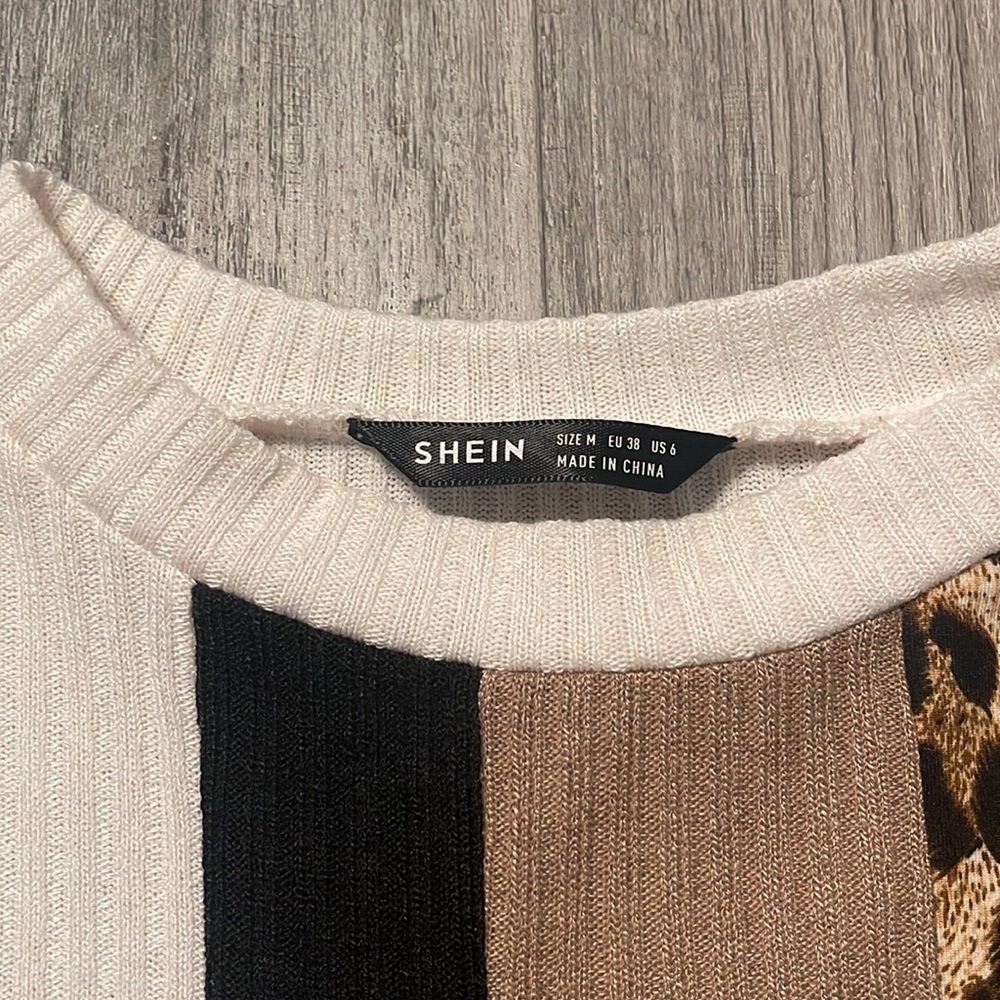 Leopard Panel Colorblock Ribbed Tee - Picture 4 of 4